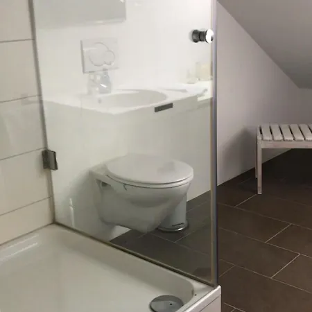 Erlenstegen - Mit Bad 35 Qm Mit Parkplatz Apartment *